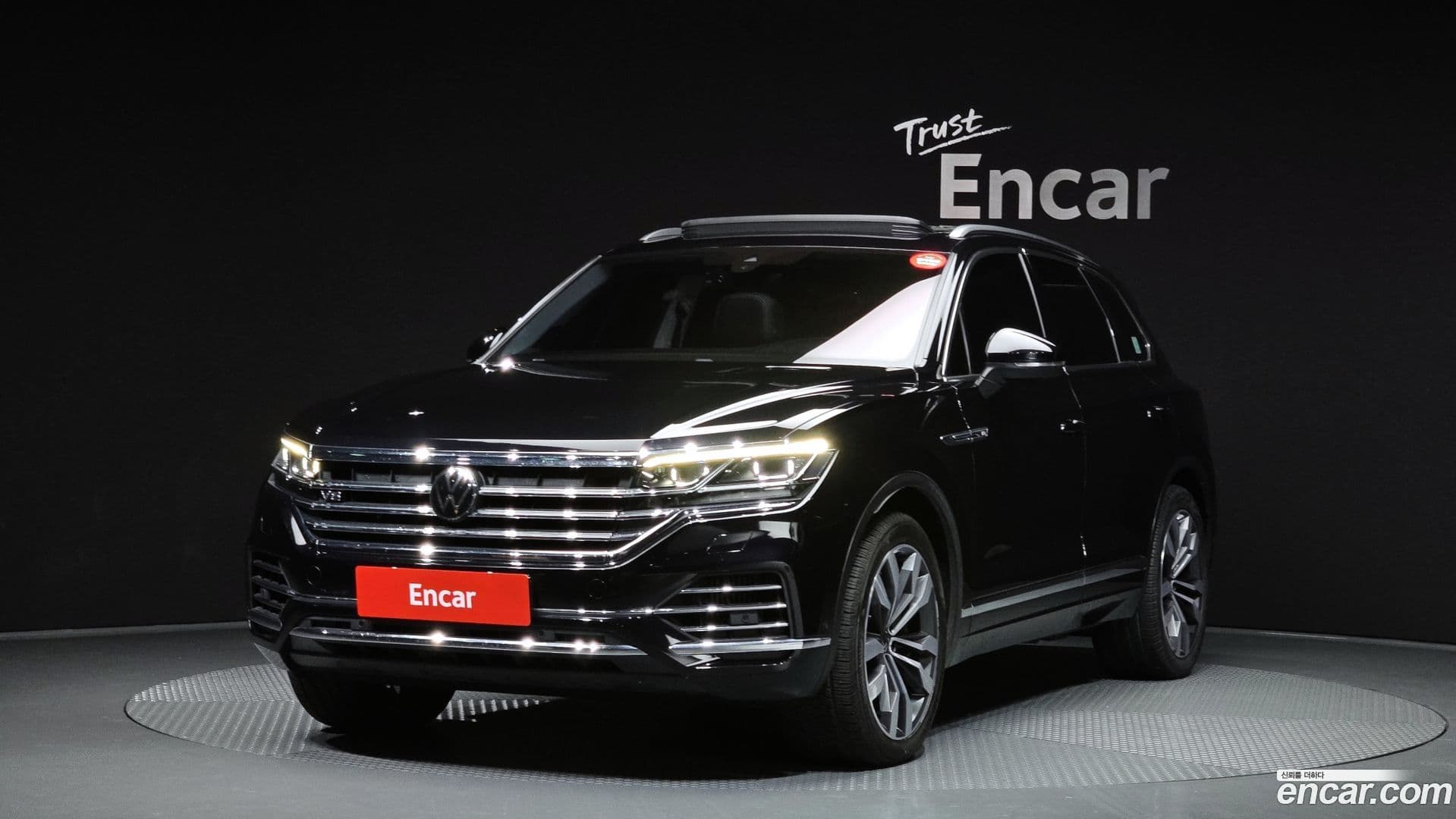 Main__Slider__Photo:Touareg Volkswagen 2021.1-0