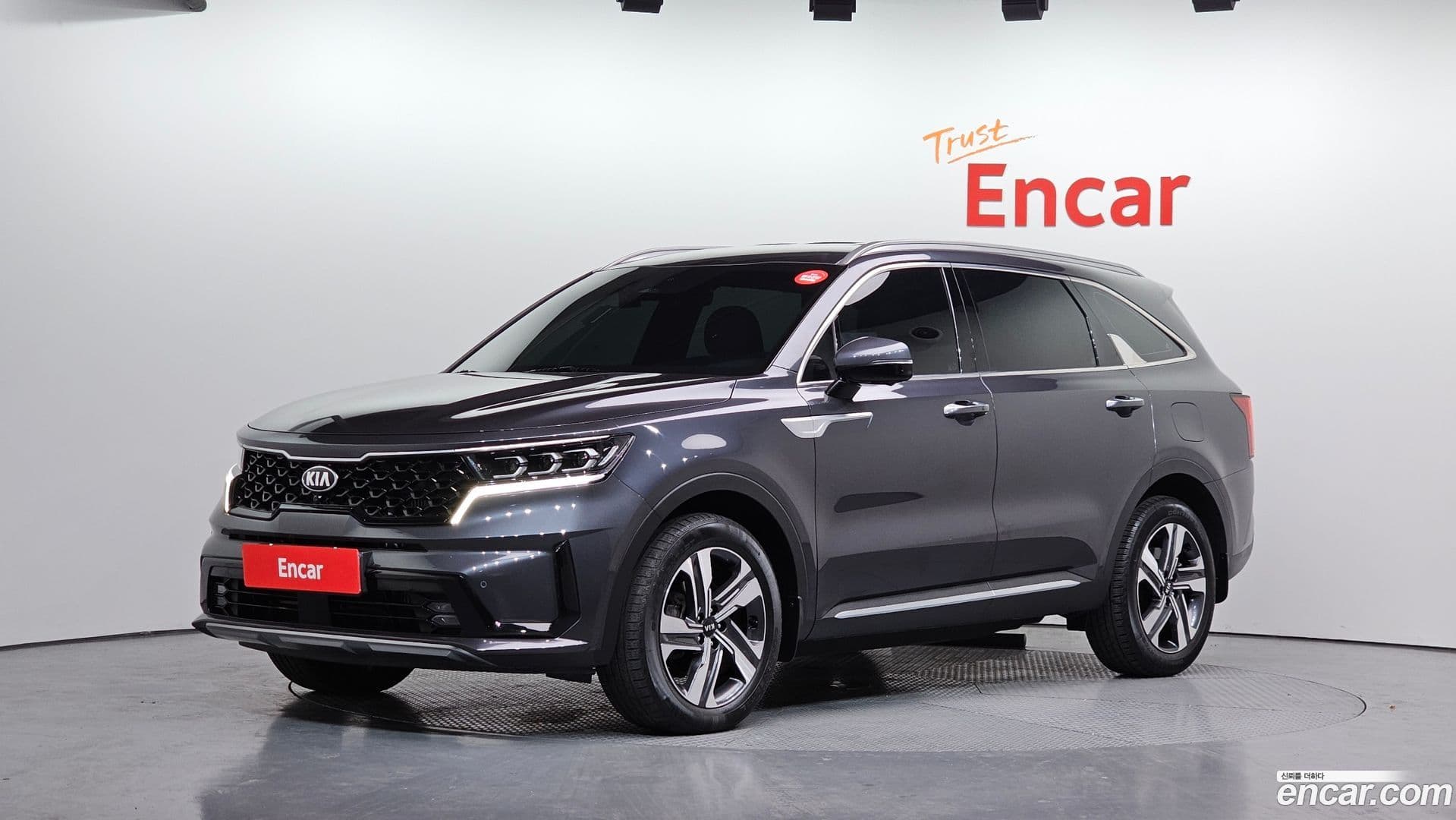 Main__Slider__Photo:Sorento Kia 2020.6-0