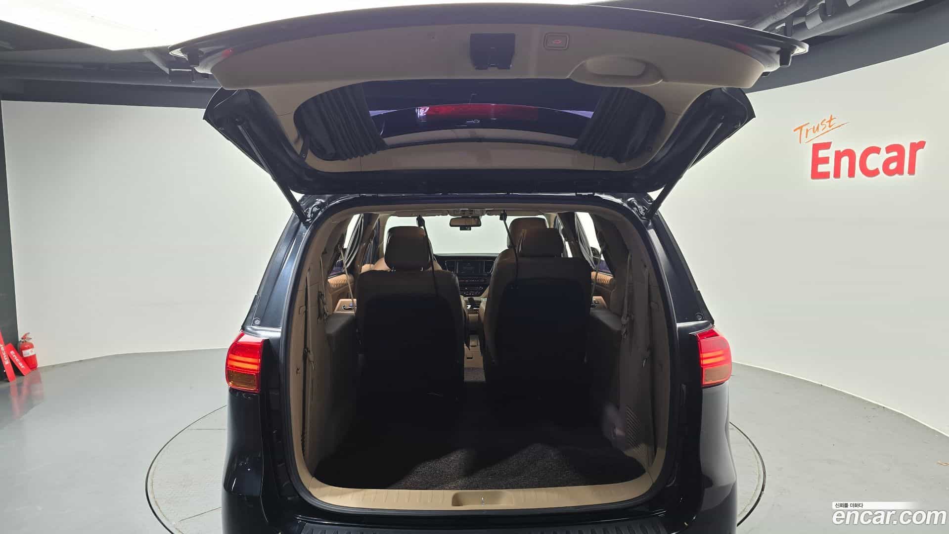Canival Kia 2017.5-OPTION-024