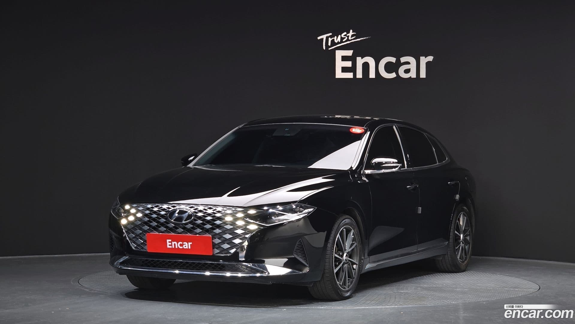 Main__Slider__Photo:Grandeur Hyundai 2020.1-0