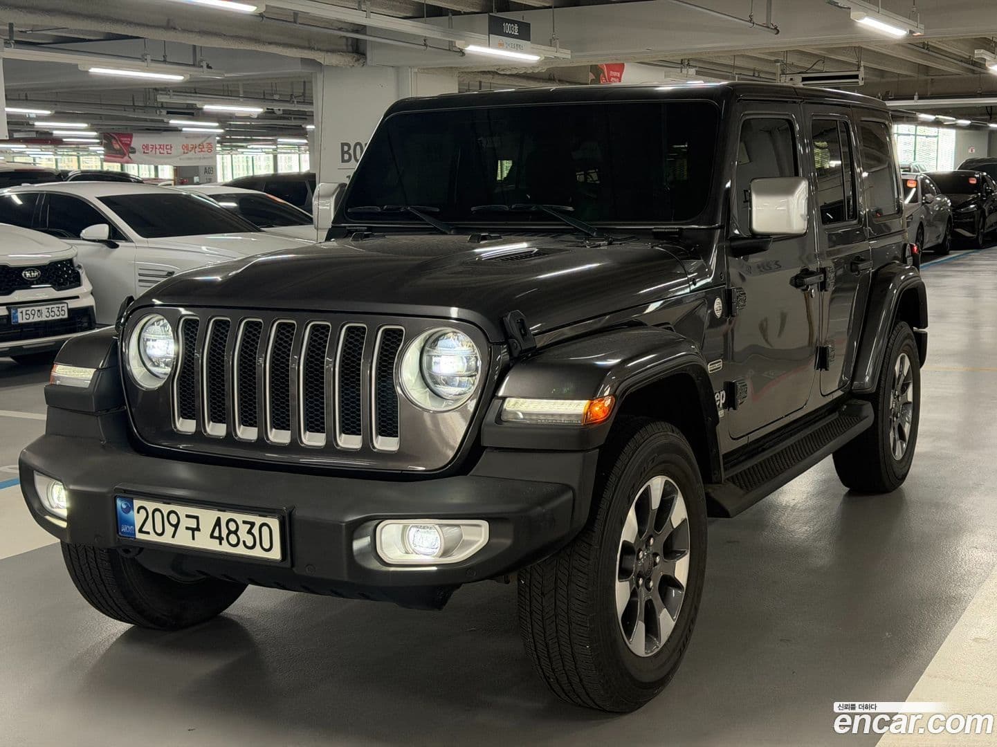 Main__Slider__Photo:Wrangler Jeep 2021.6-0