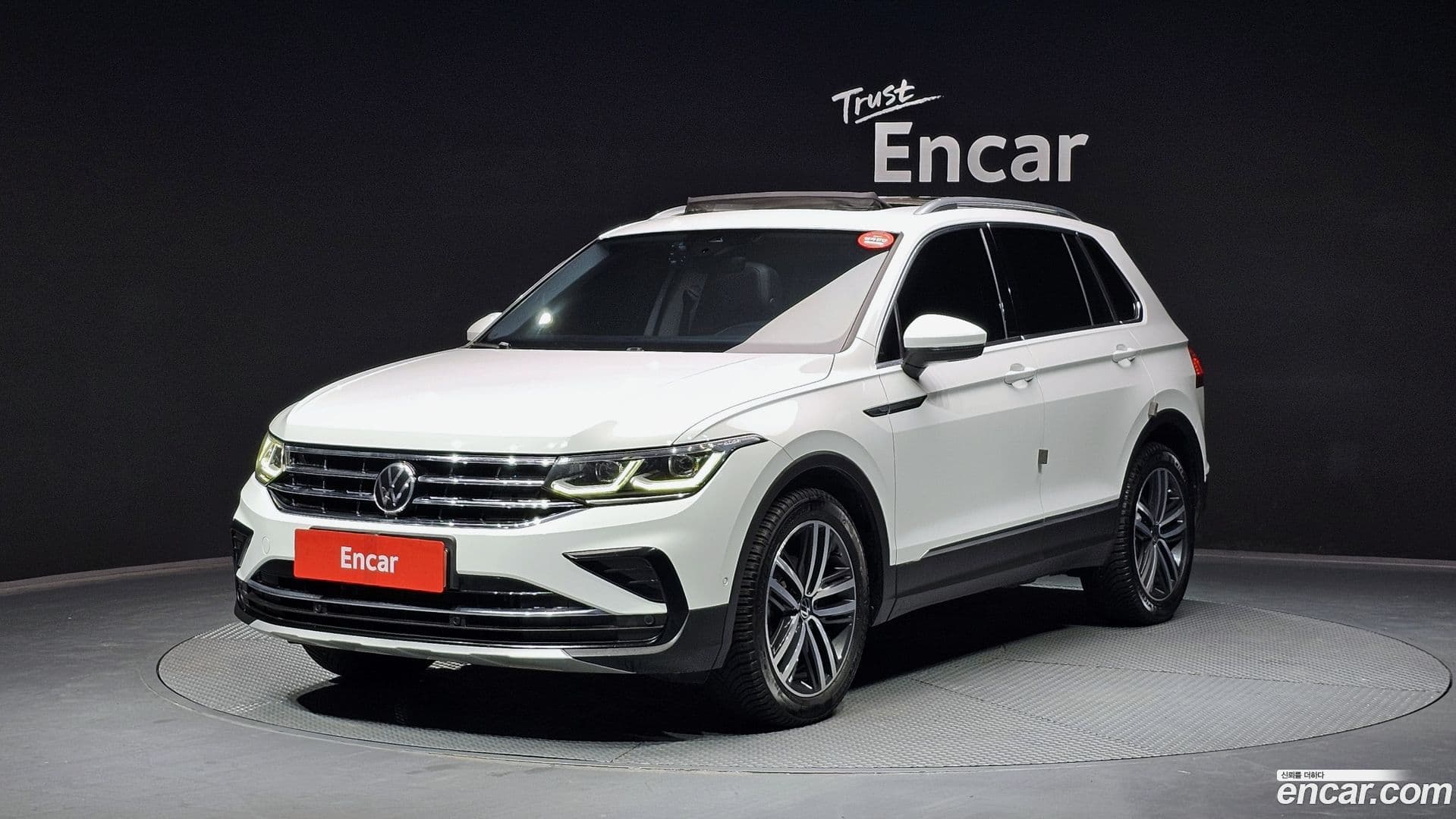 Main__Slider__Photo:Tiguan Volkswagen 2021.7-0