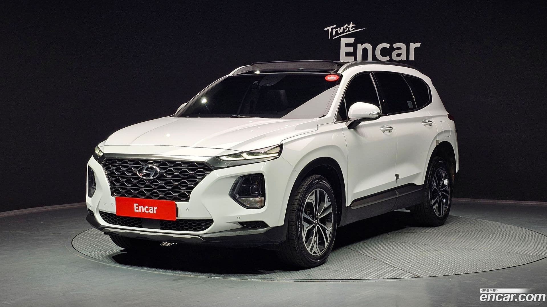 Main__Slider__Photo:Santafe Hyundai 2018.5-0