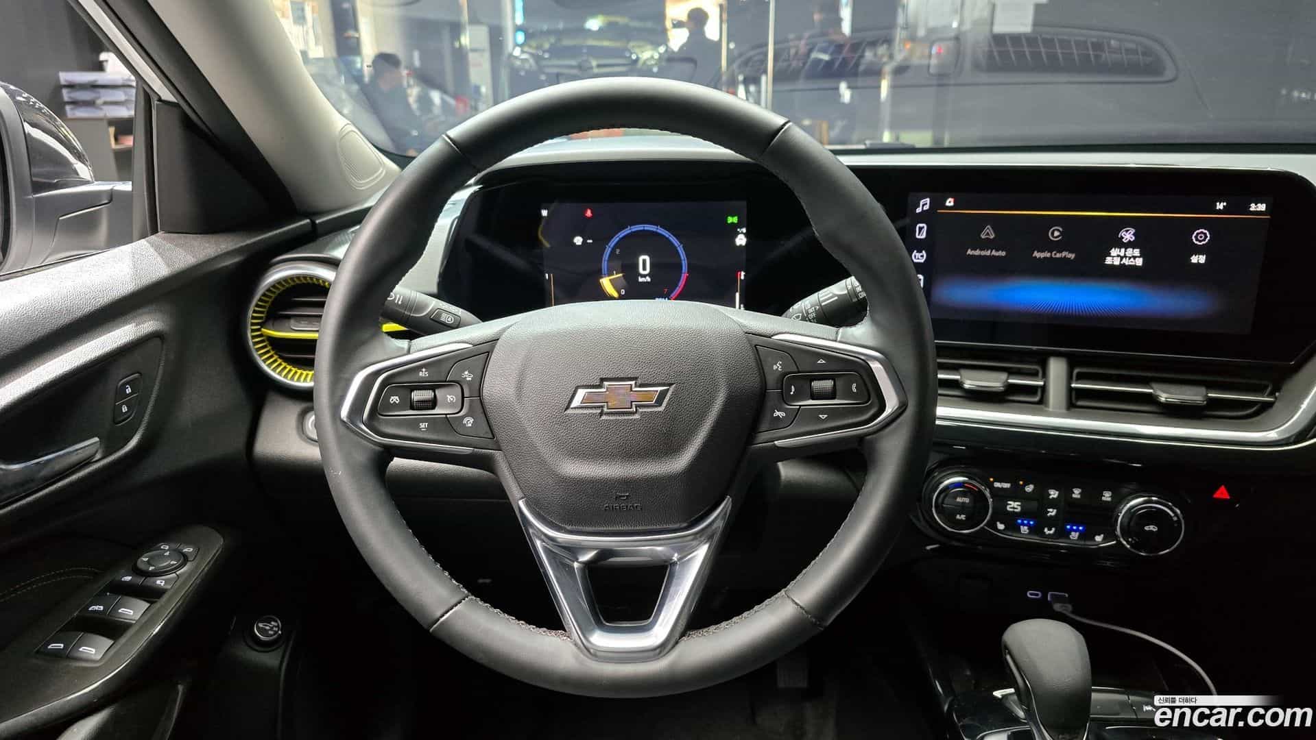 Trax Chevrolet 2023.3-OPTION-018