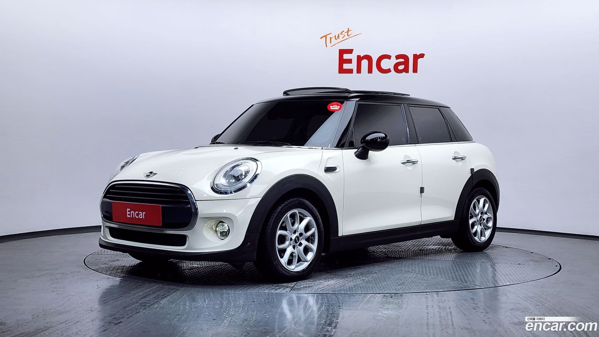 Main__Slider__Photo:Cooper Mini 2017.7-0