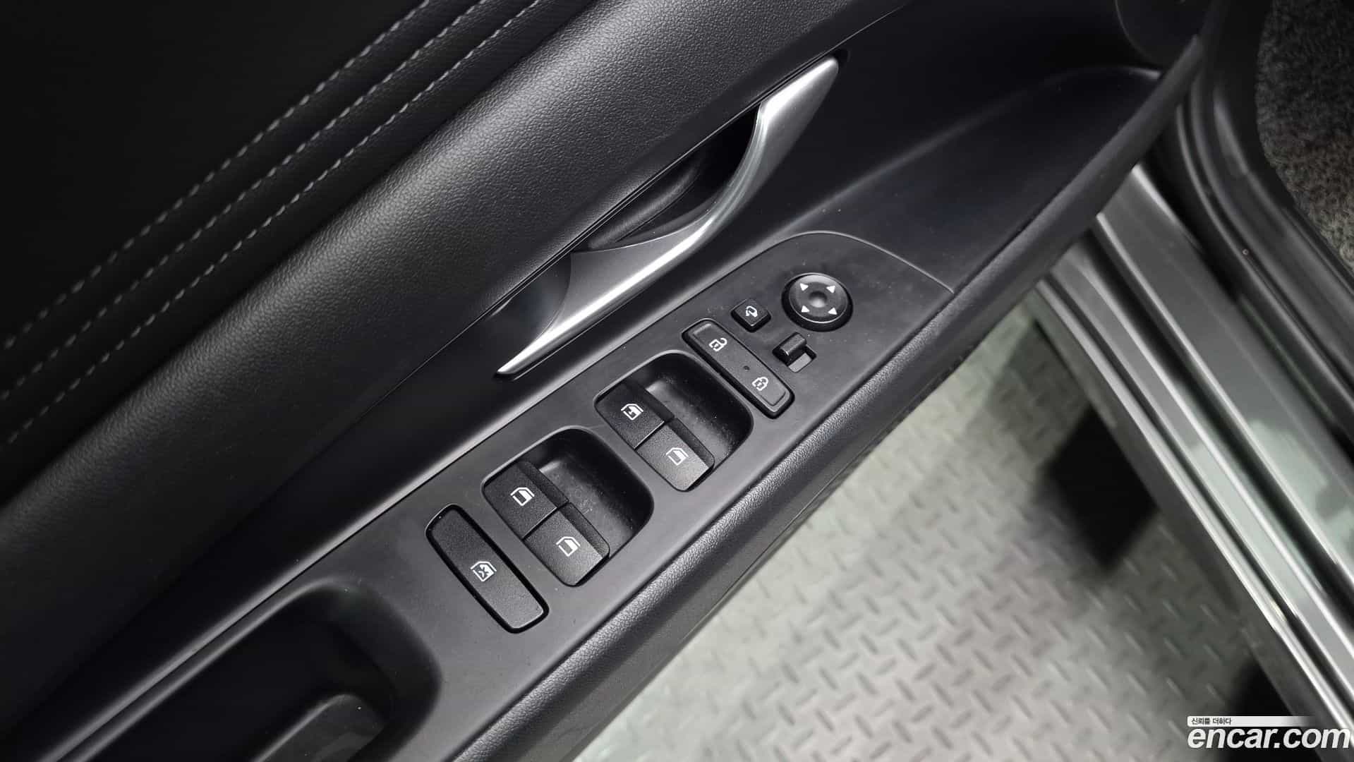 AVANTE Hyundai 2020.10-OPTION-022