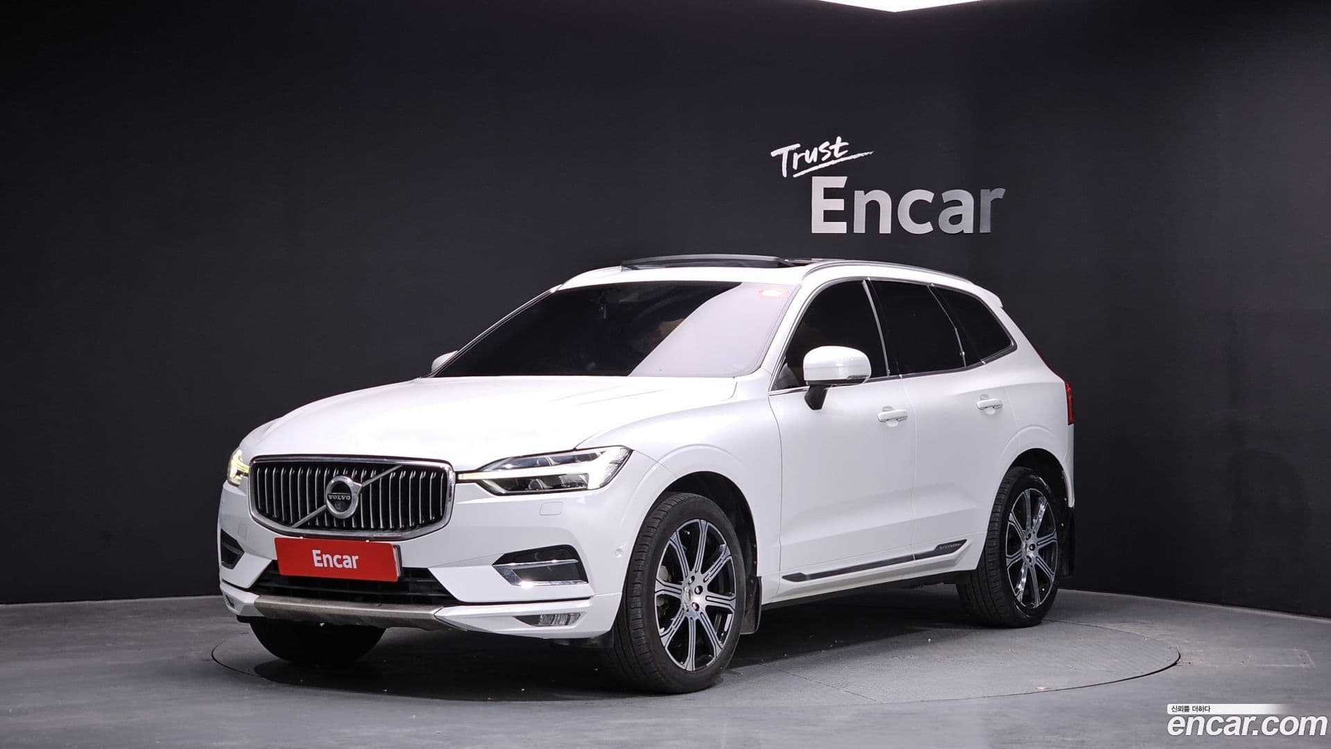 Main__Slider__Photo:XC60 Volvo 2018.5-0