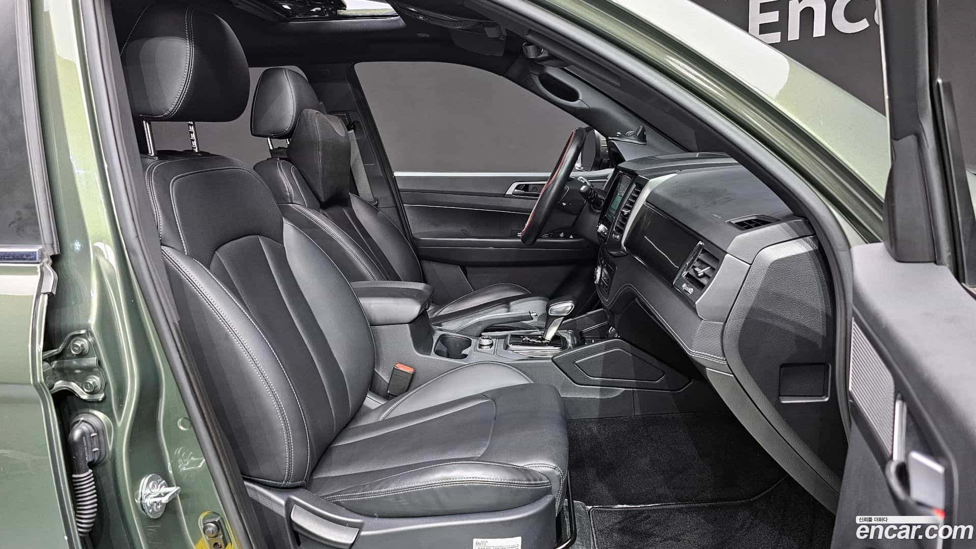 Rexton KG Mobility 2022.3-INNER-010