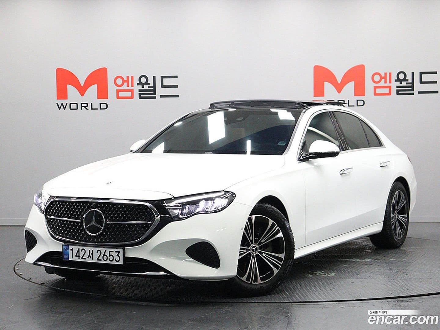 Main__Slider__Photo:E-Class Mercedes-Benz 2025.2-0