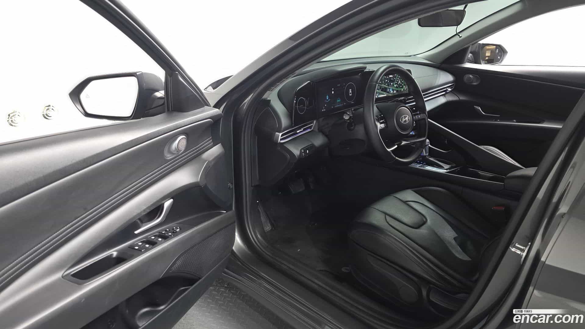 AVANTE Hyundai 2023.11-OPTION-015