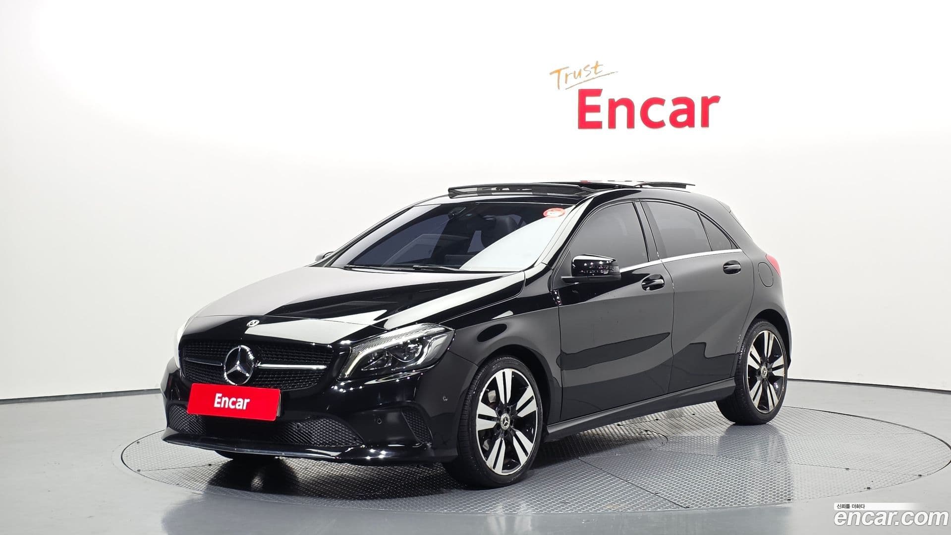 Main__Slider__Photo:A-Class Mercedes-Benz 2018.2-0