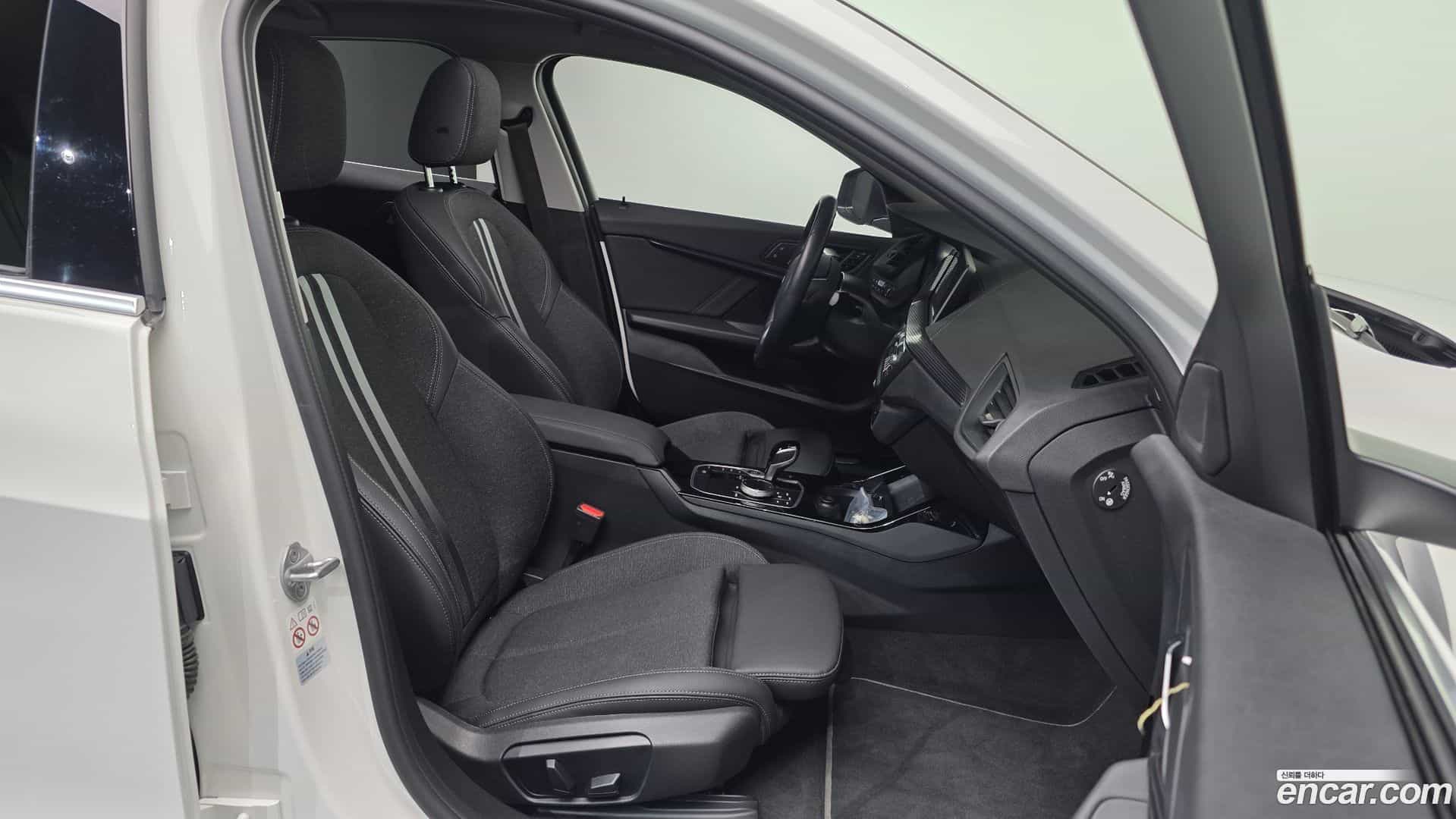 1-Series BMW 2024.0-INNER-010