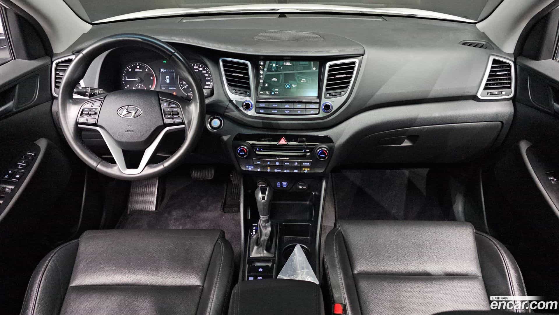 Tucson Hyundai 2016.2-INNER-007