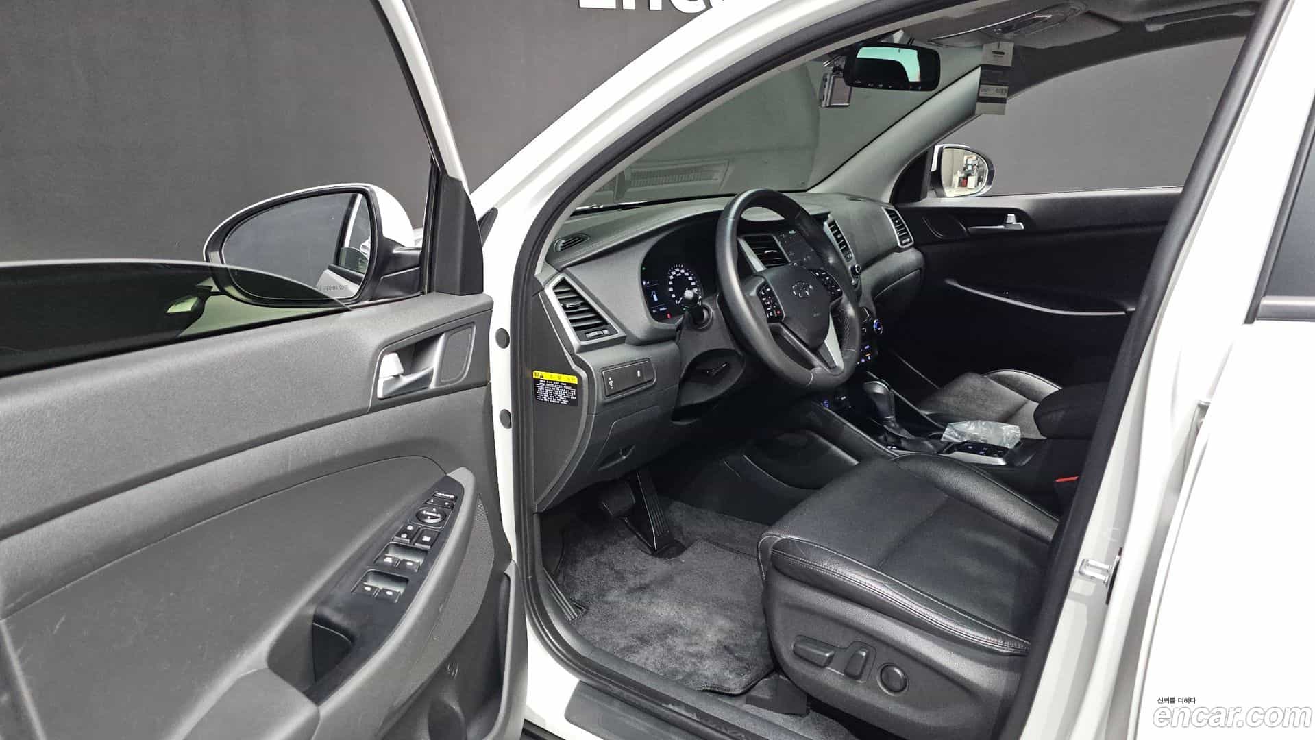 Tucson Hyundai 2016.2-INNER-010