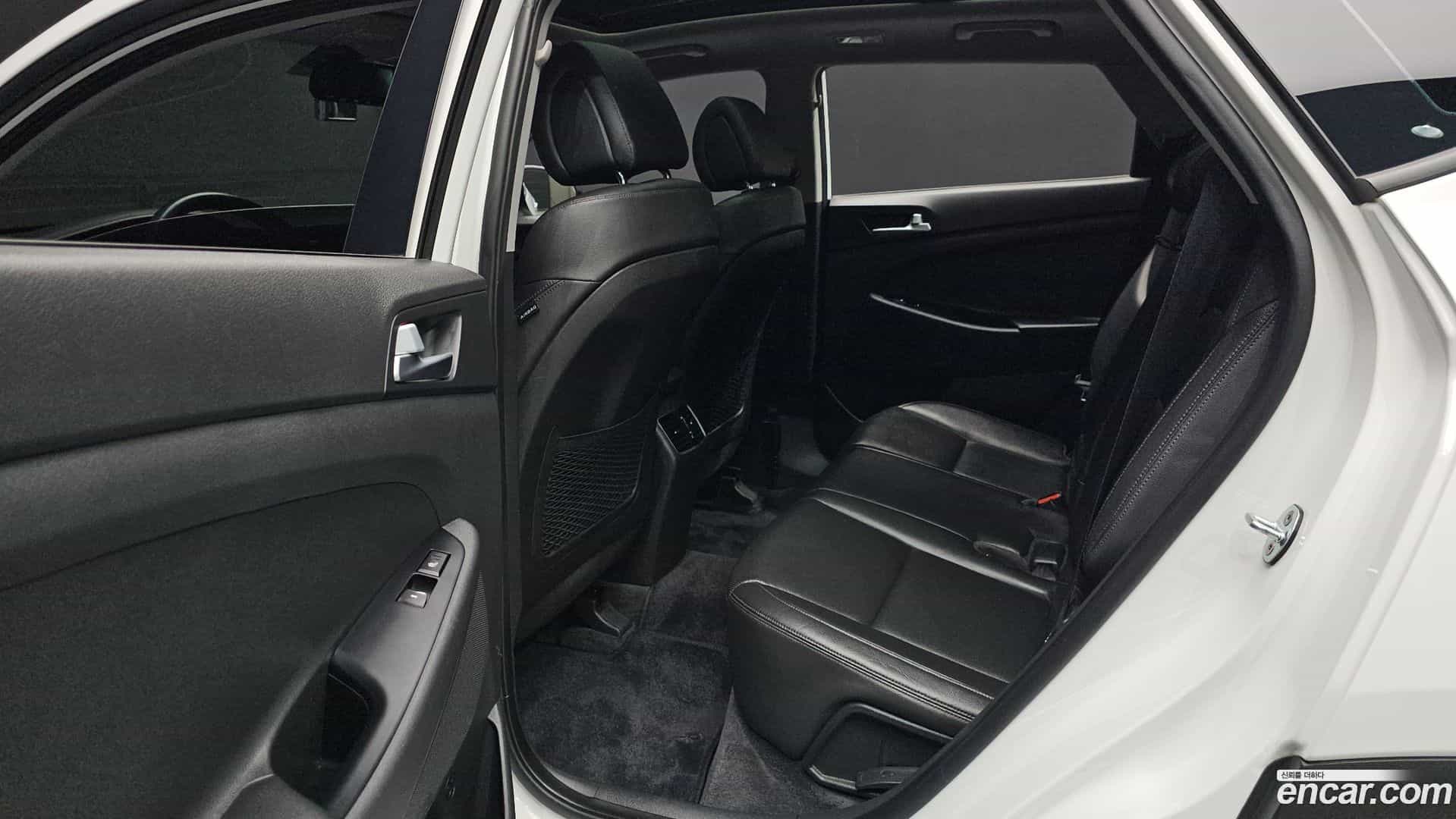 Tucson Hyundai 2016.2-OPTION-017