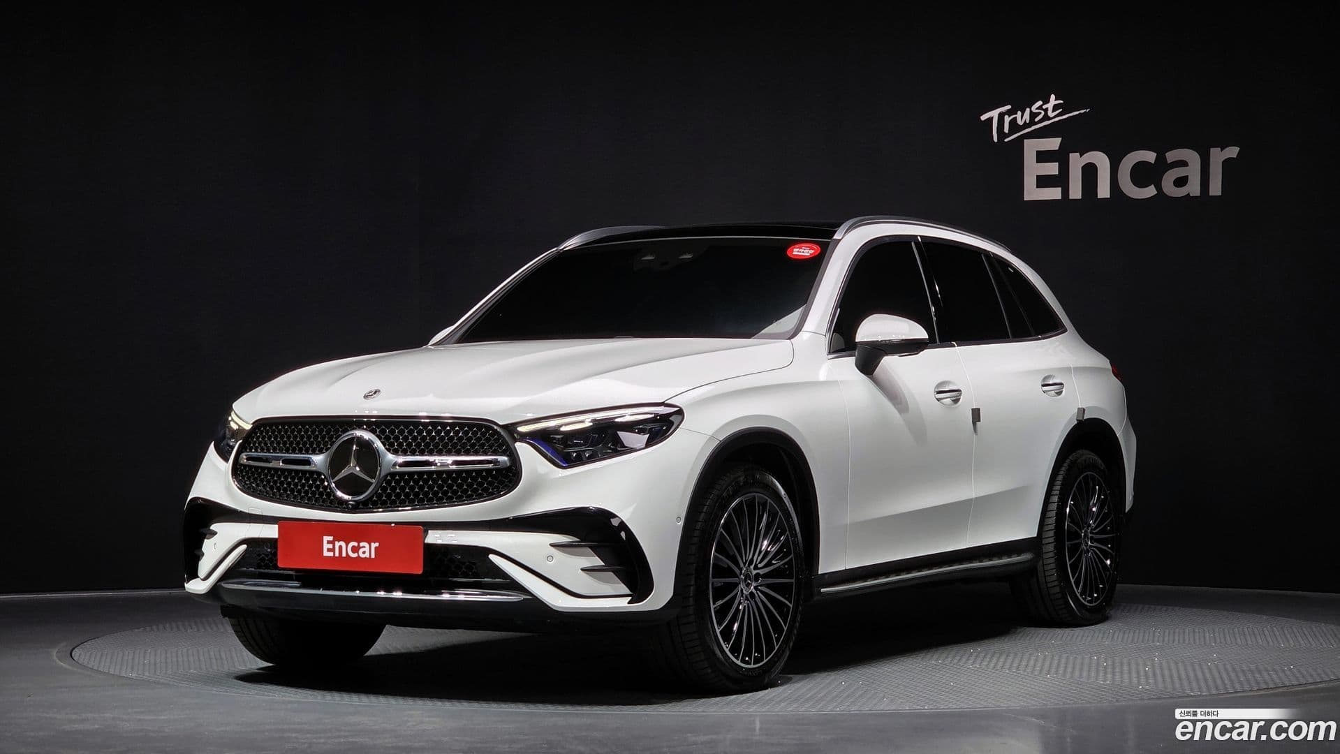 Main__Slider__Photo:GLC-Class Mercedes-Benz 2024.5-0