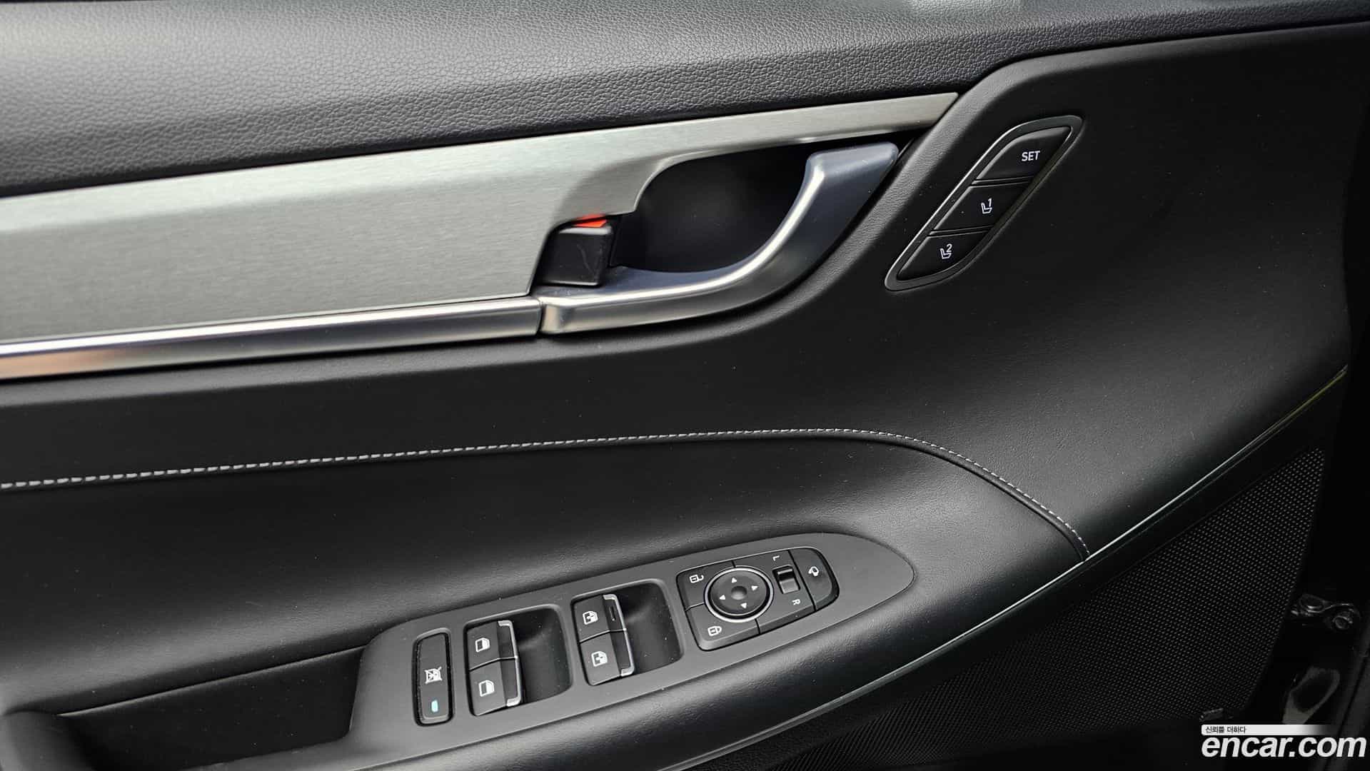 Grandeur Hyundai 2017.6-OPTION-023