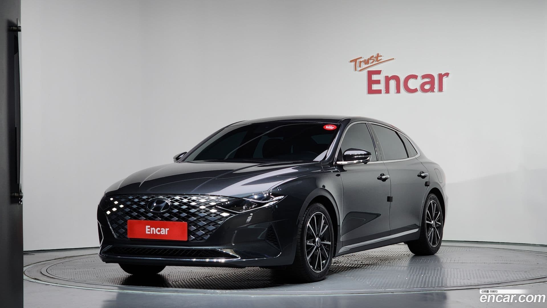 Main__Slider__Photo:Grandeur Hyundai 2022.3-0