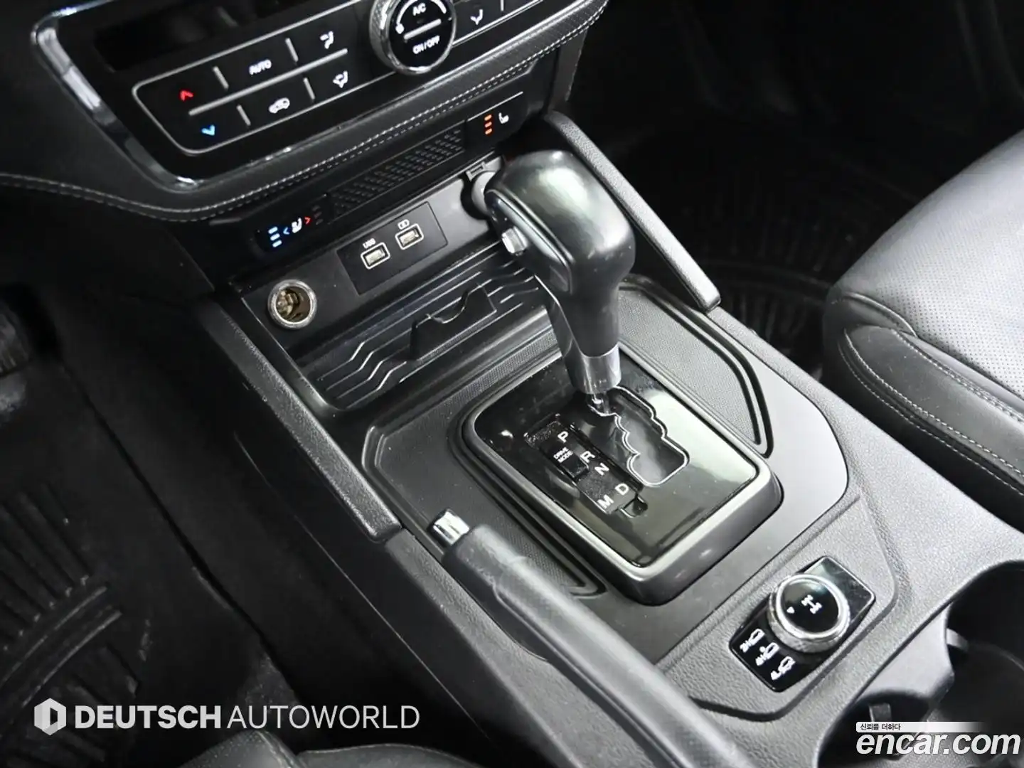 Rexton KG Mobility 2022.10-INNER-009