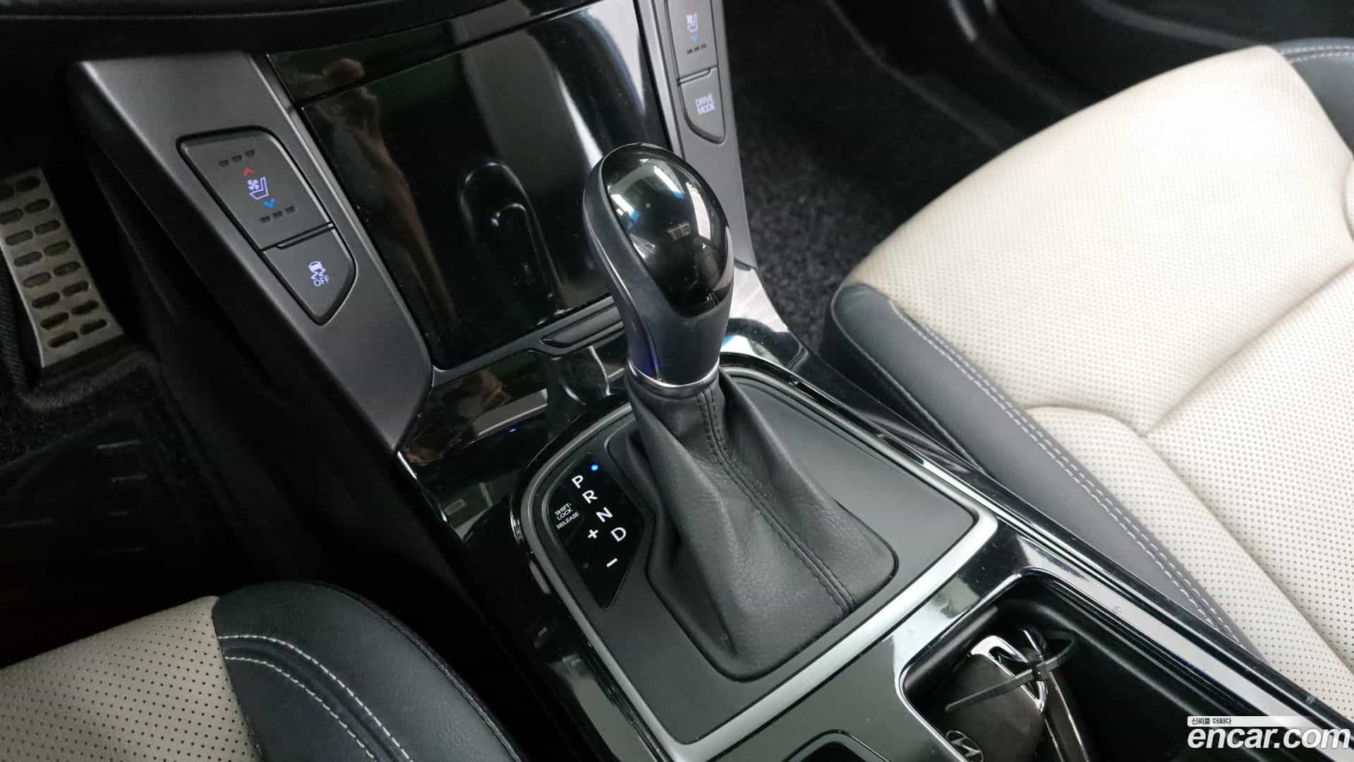 i40 Hyundai 2015.2-INNER-009