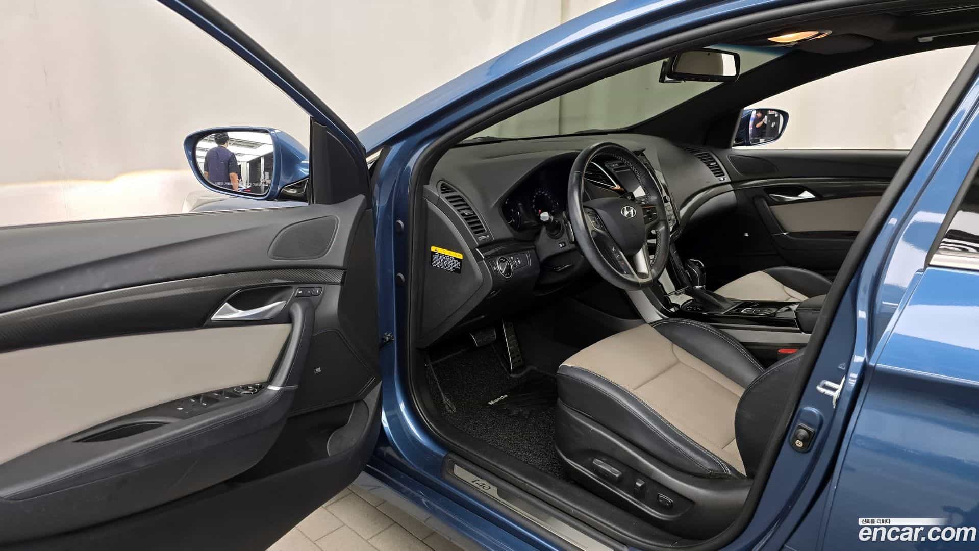 i40 Hyundai 2015.2-INNER-010