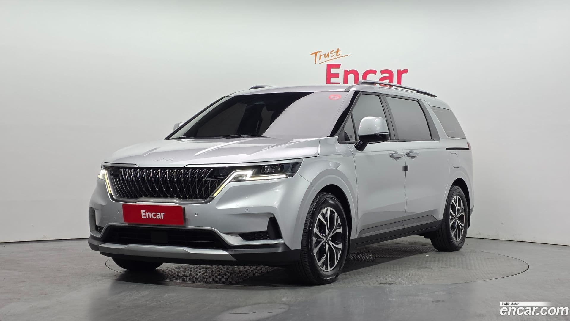 Main__Slider__Photo:Canival Kia 2022.2-0