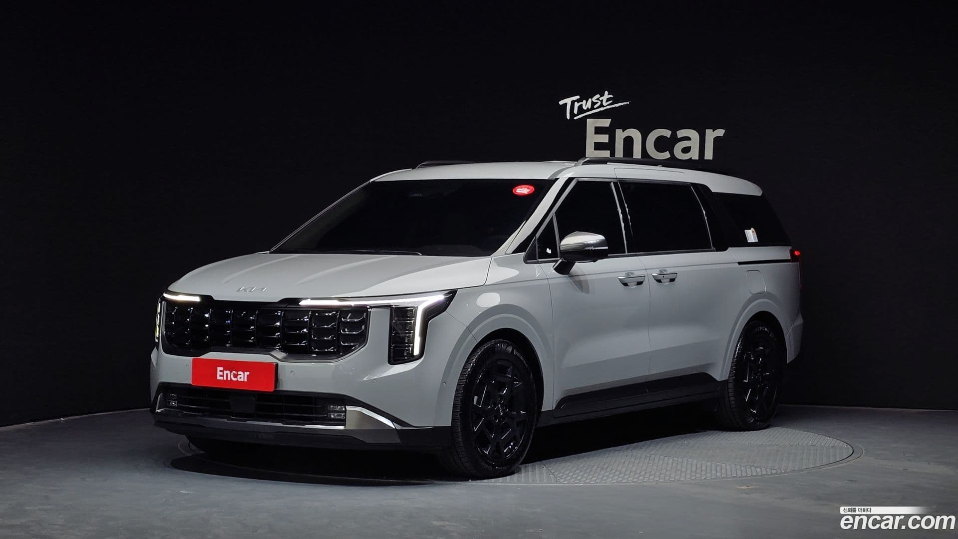 Main__Slider__Photo:Canival Kia 2025.0-0