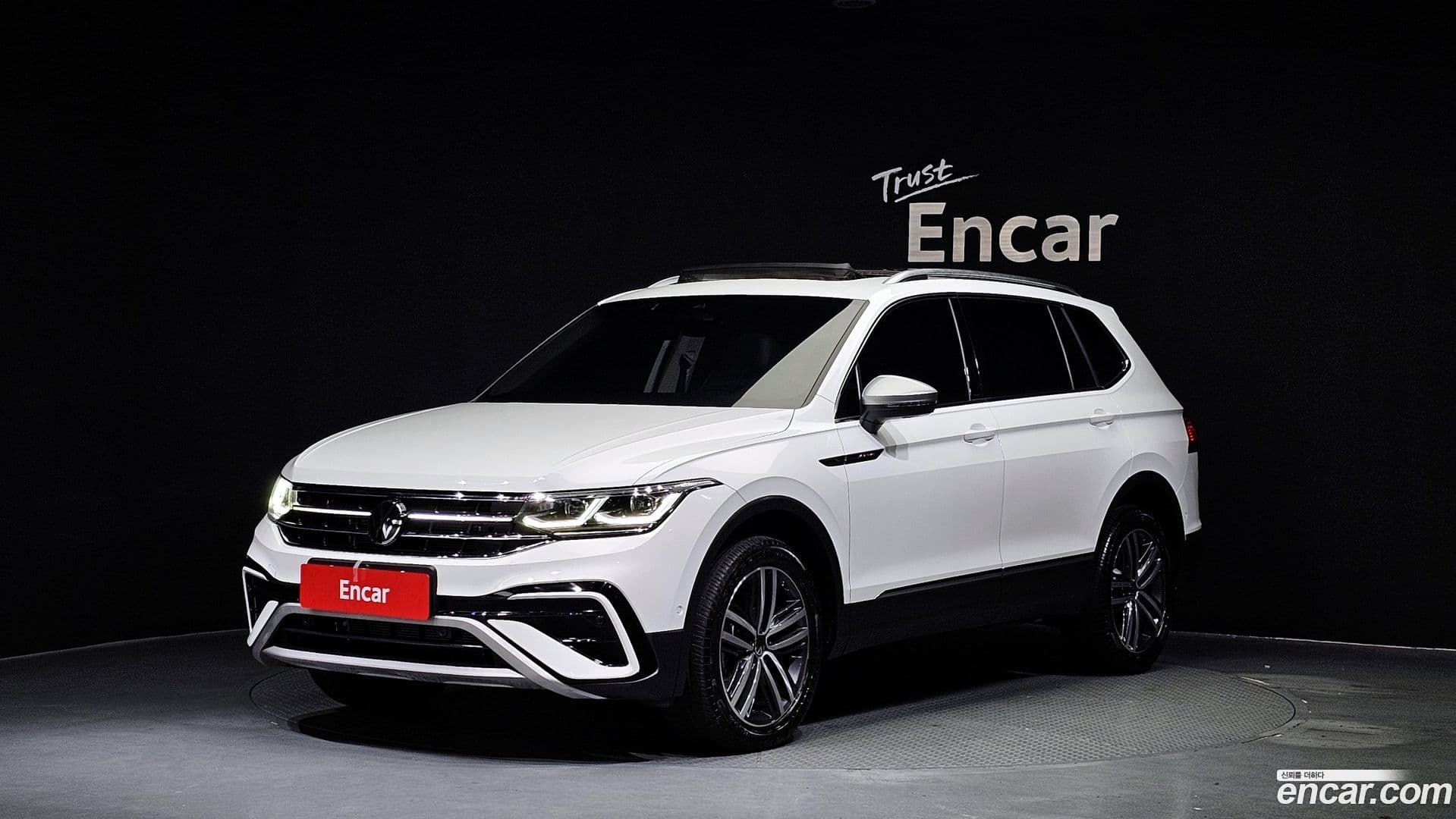 Main__Slider__Photo:Tiguan Volkswagen 2023.2-0
