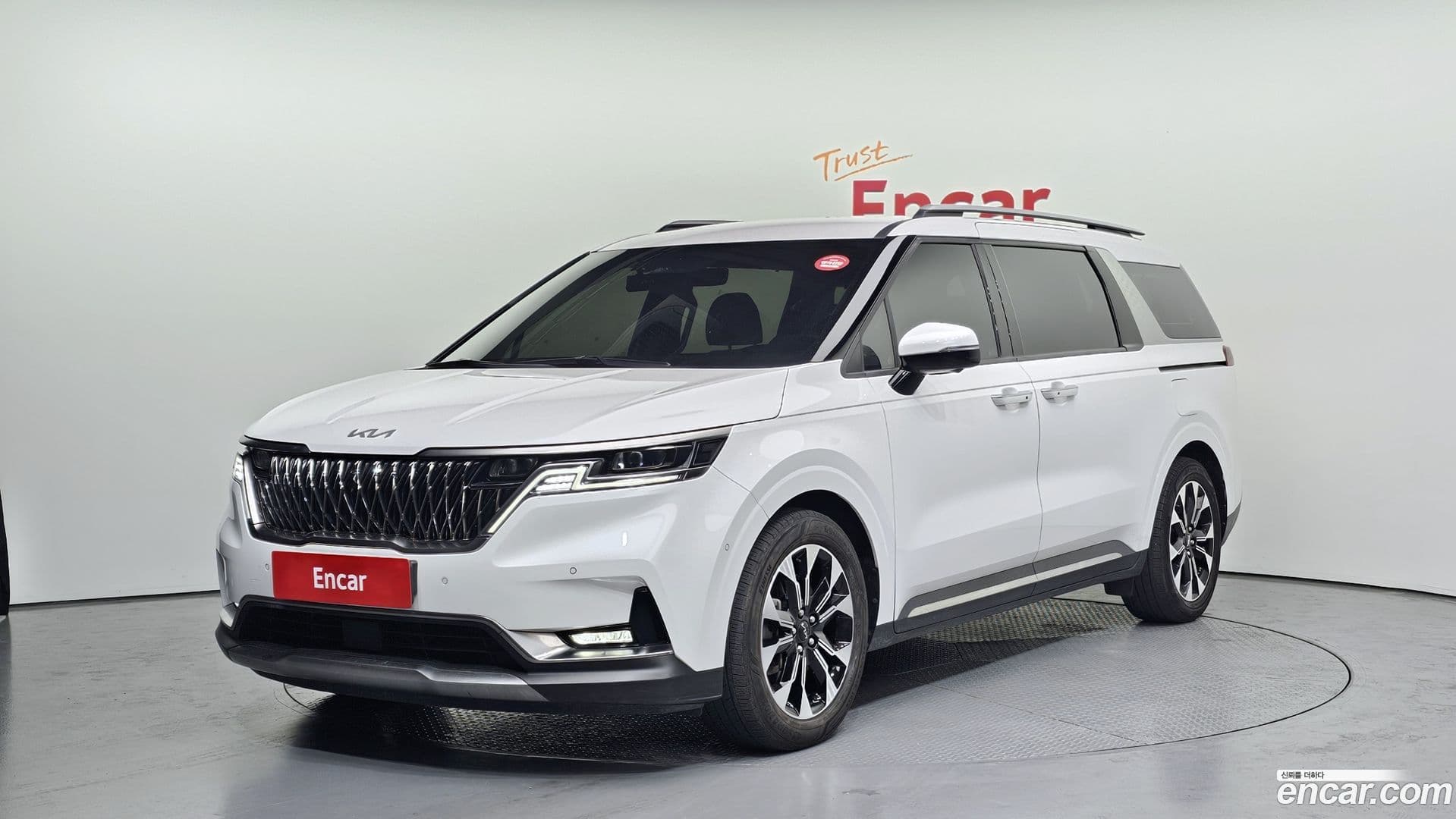 Main__Slider__Photo:Canival Kia 2021.10-0