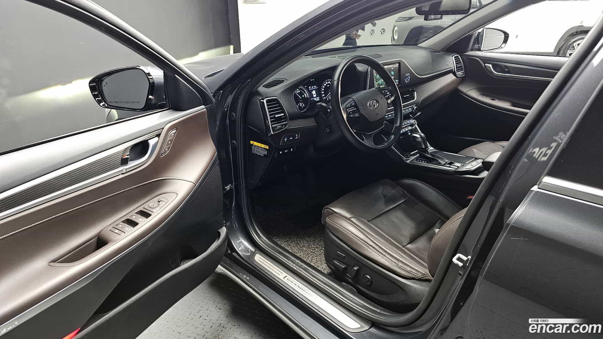 Grandeur Hyundai 2018.4-INNER-010