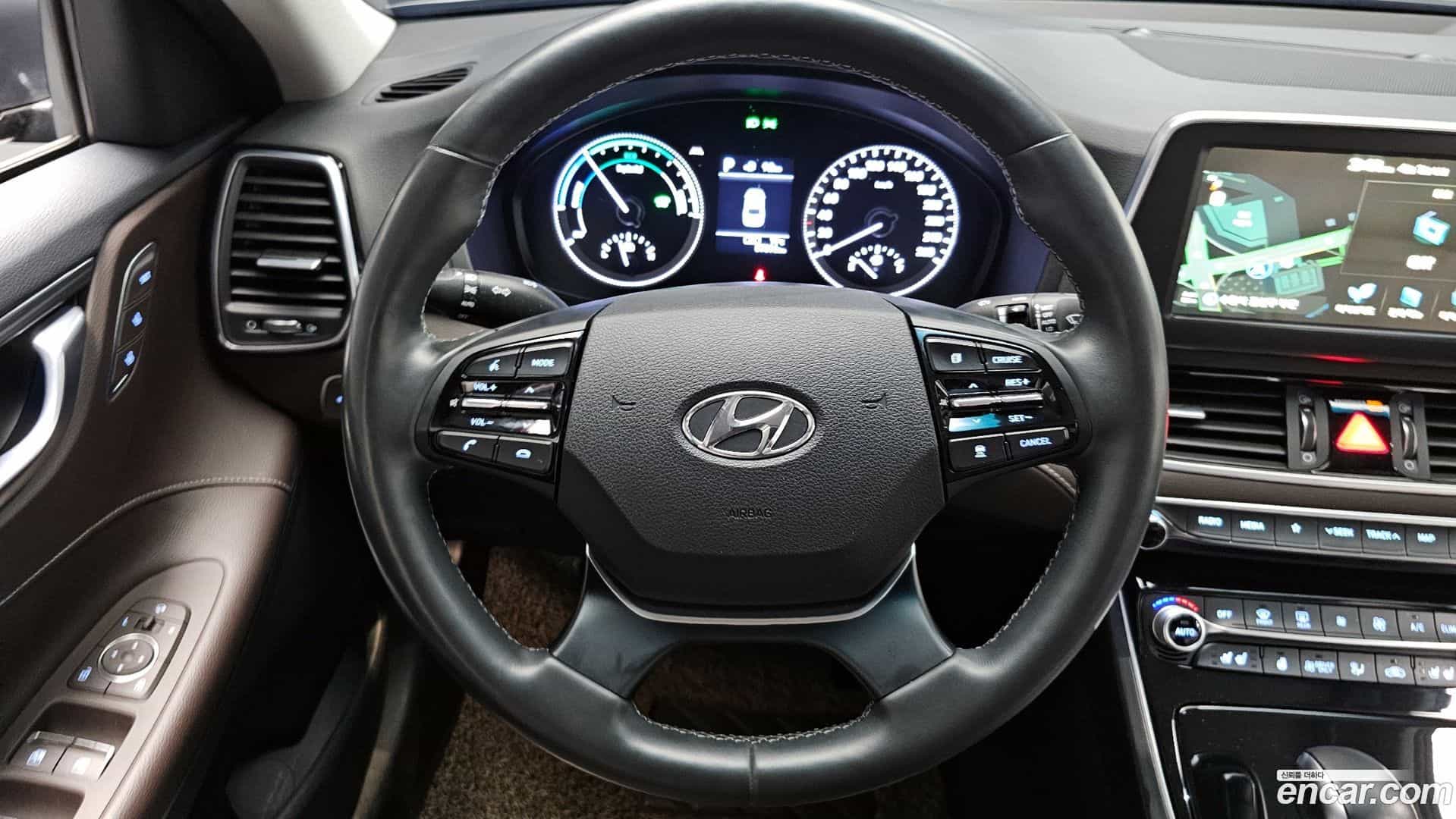 Grandeur Hyundai 2018.4-OPTION-017