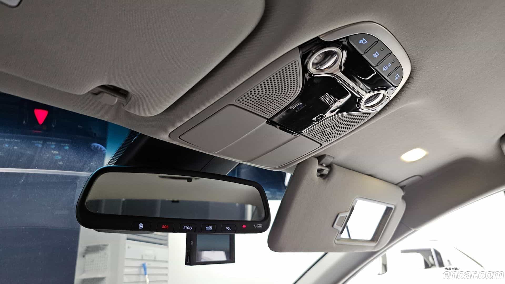 Grandeur Hyundai 2018.4-OPTION-023