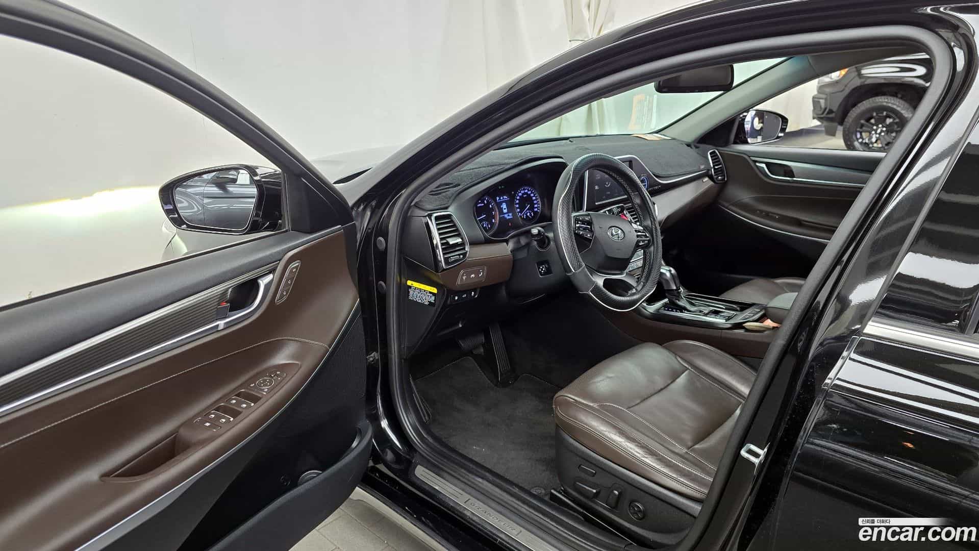 Grandeur Hyundai 2017.6-INNER-010