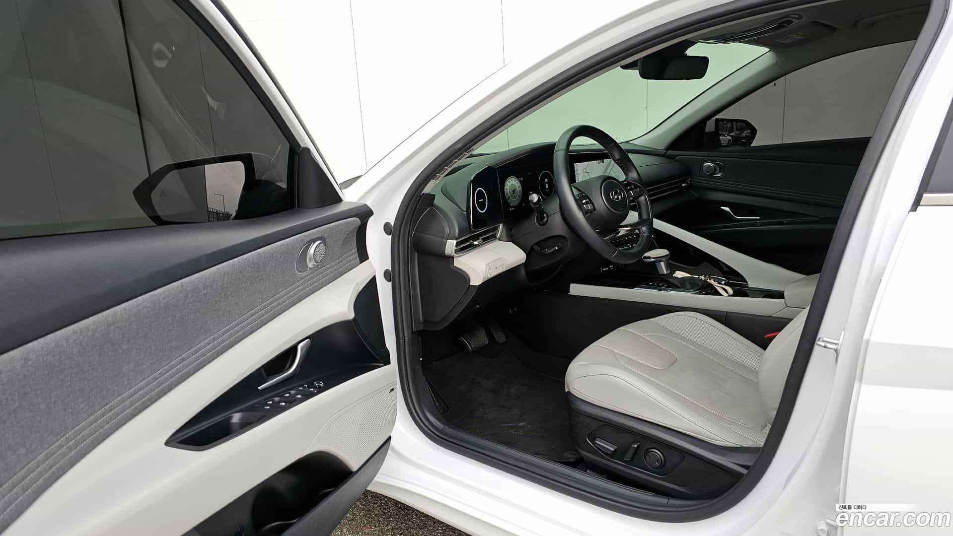 AVANTE Hyundai 2021.2-OPTION-015