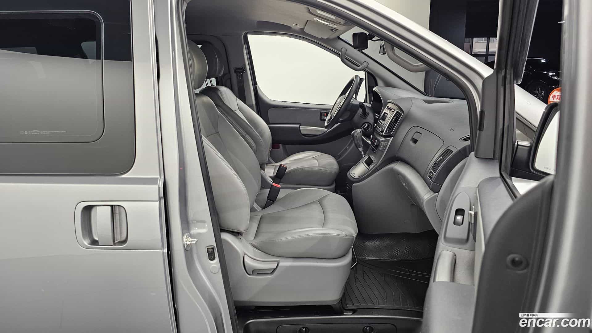 Starex Hyundai 2020.8-INNER-010
