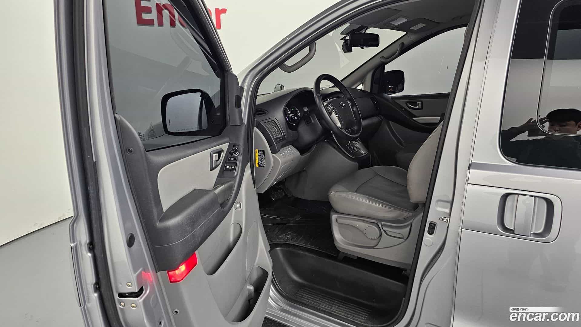 Starex Hyundai 2020.8-OPTION-015