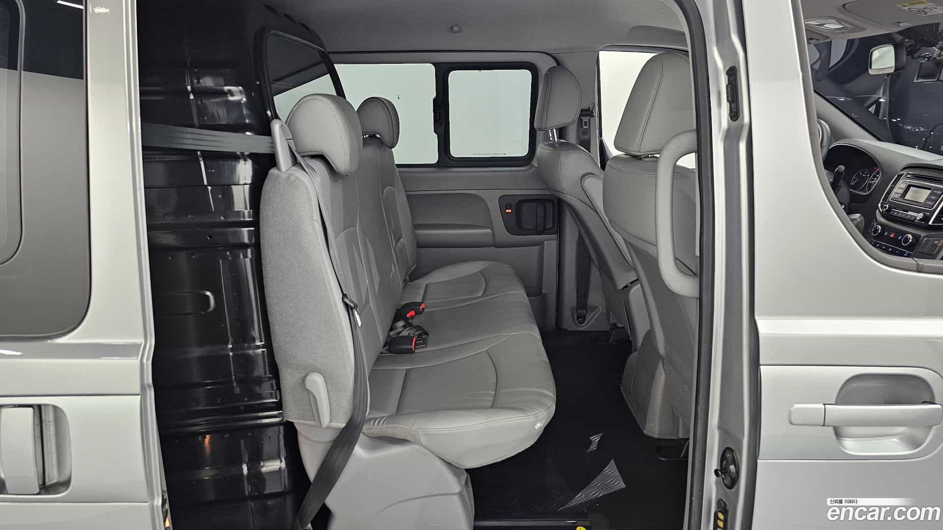 Starex Hyundai 2020.8-OPTION-016