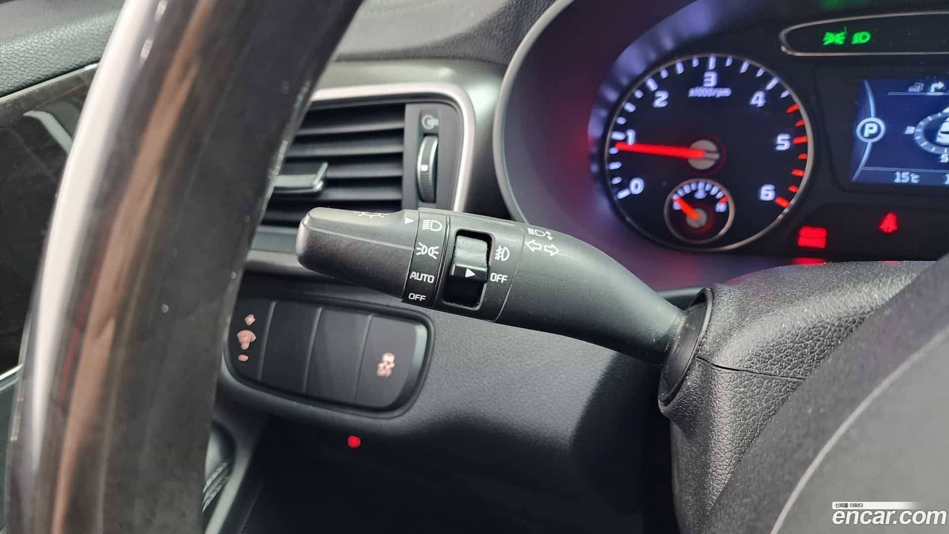 Sorento Kia 2015.8-OPTION-022