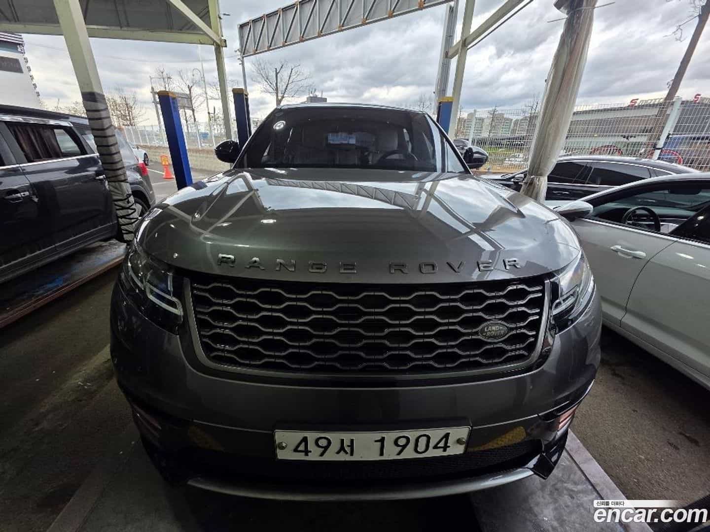 Range Rover Velar Land Rover 2017.10-OUTER-001