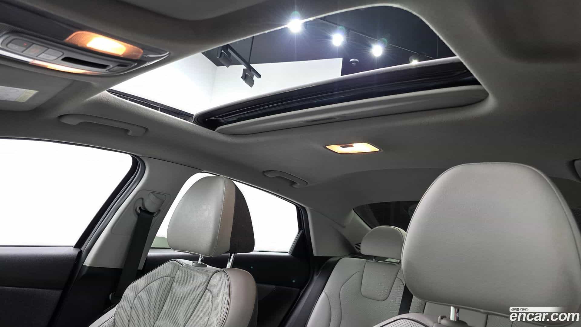 AVANTE Hyundai 2020.7-OPTION-024