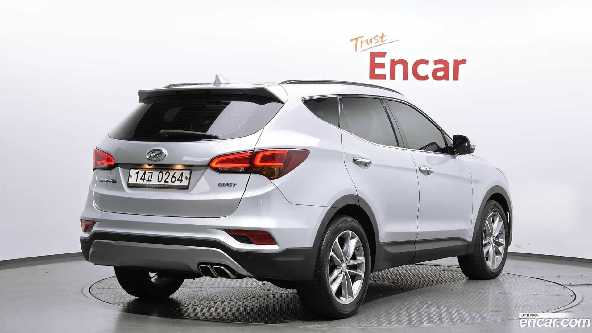 Santafe Hyundai 2016.9-OUTER-002