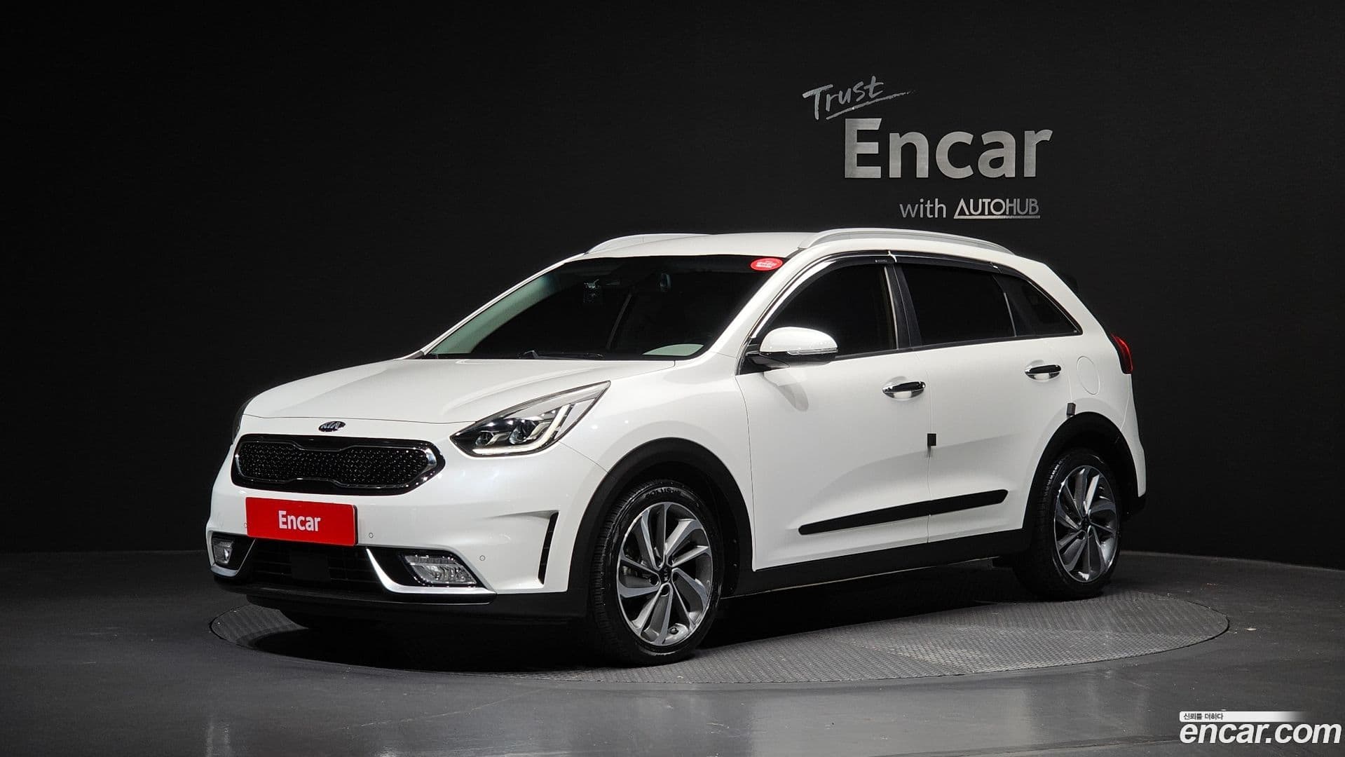 Main__Slider__Photo:Niro Kia 2017.5-0