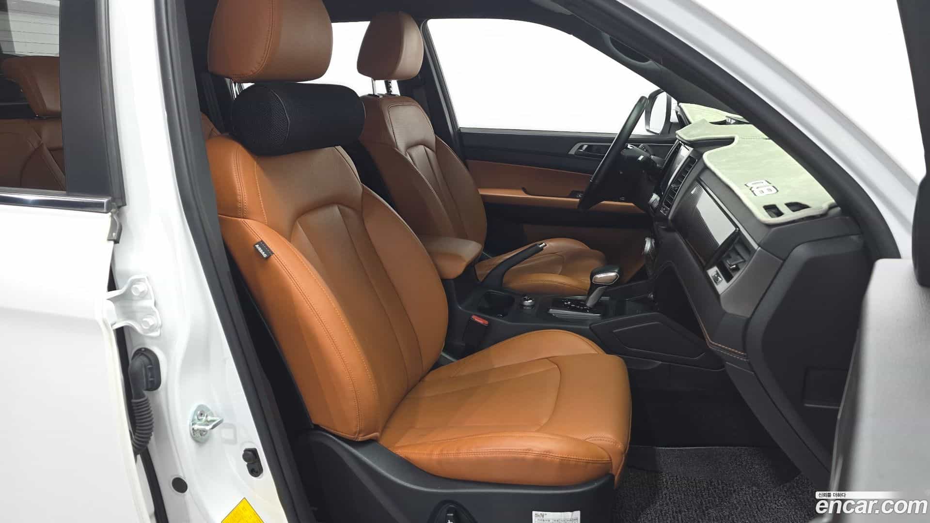 Rexton KG Mobility 2021.10-INNER-010