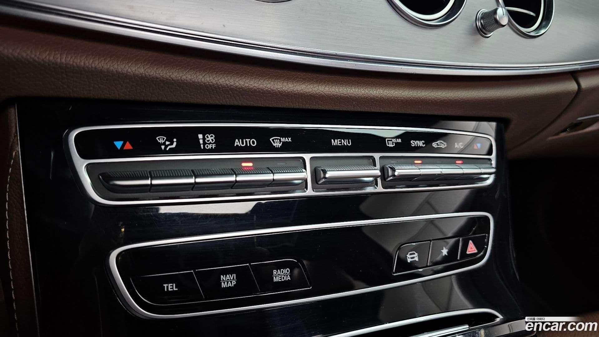 Main__Slider__Photo:E-Class Mercedes-Benz 2021.2-16