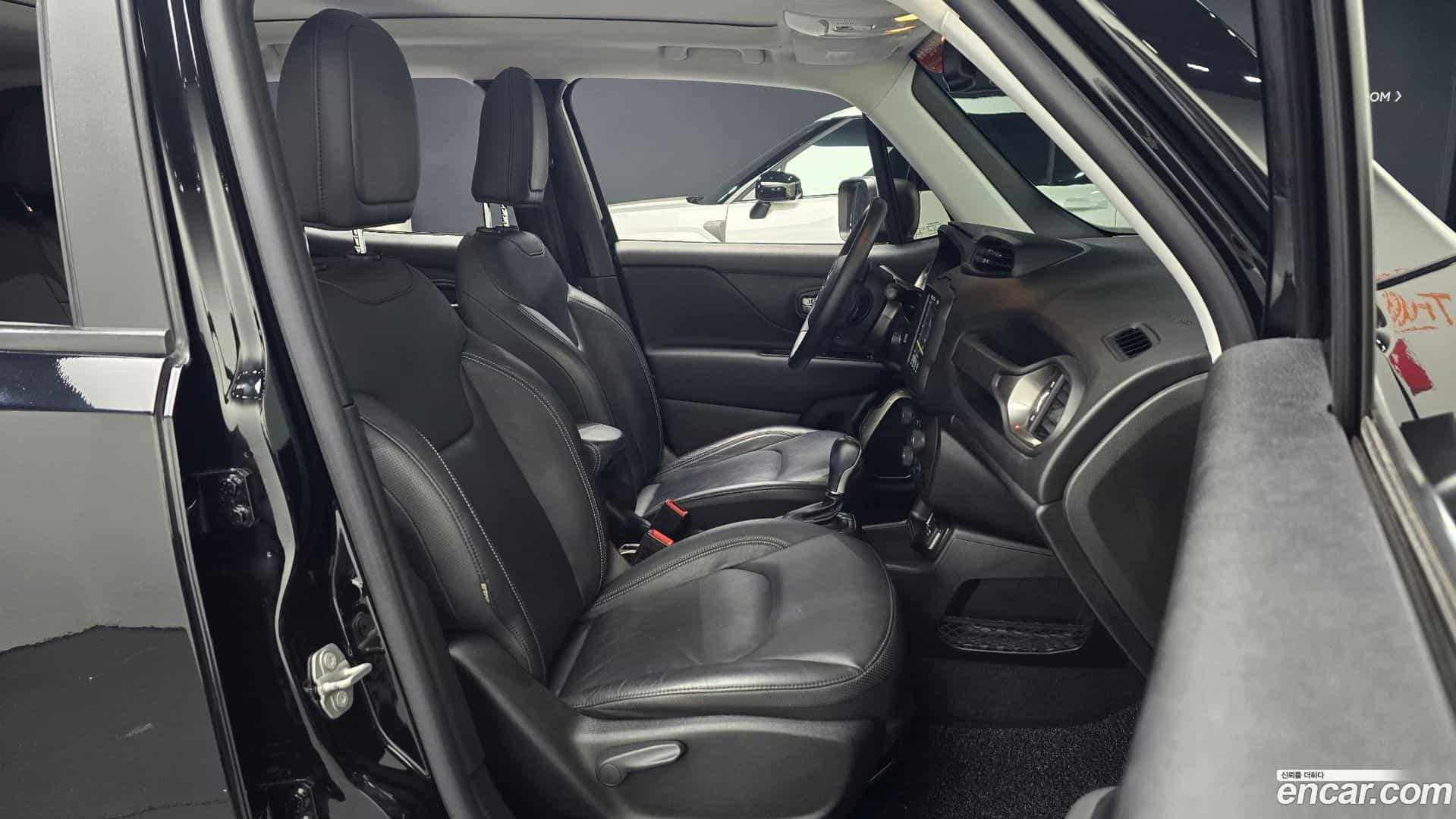 Renegade Jeep 2019.9-INNER-010
