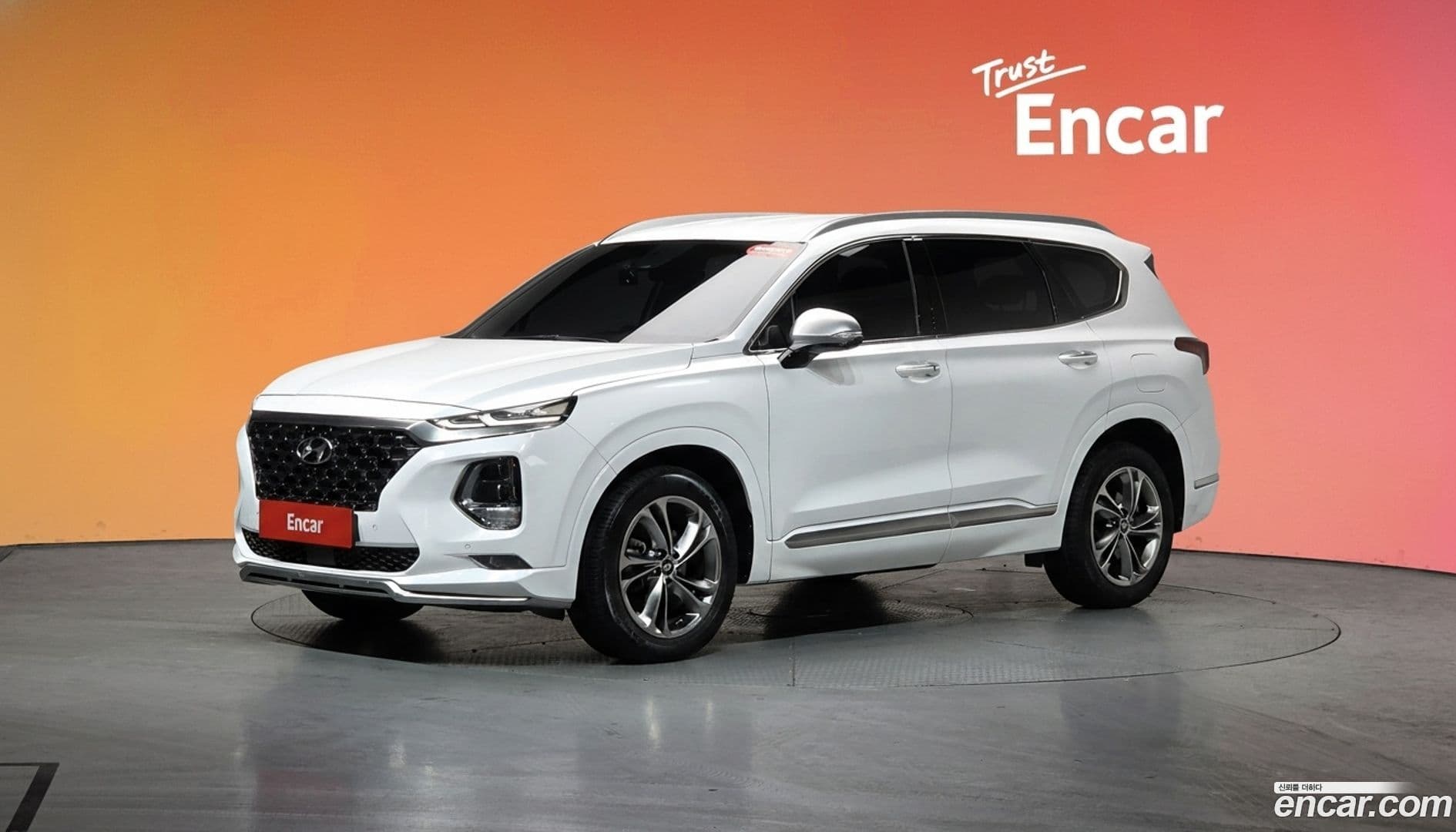 Main__Slider__Photo:Santafe Hyundai 2018.8-0