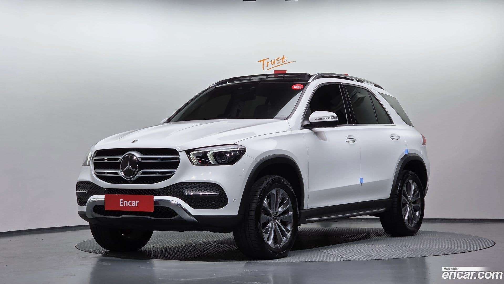 Main__Slider__Photo:GLE-Class Mercedes-Benz 2022.10-0