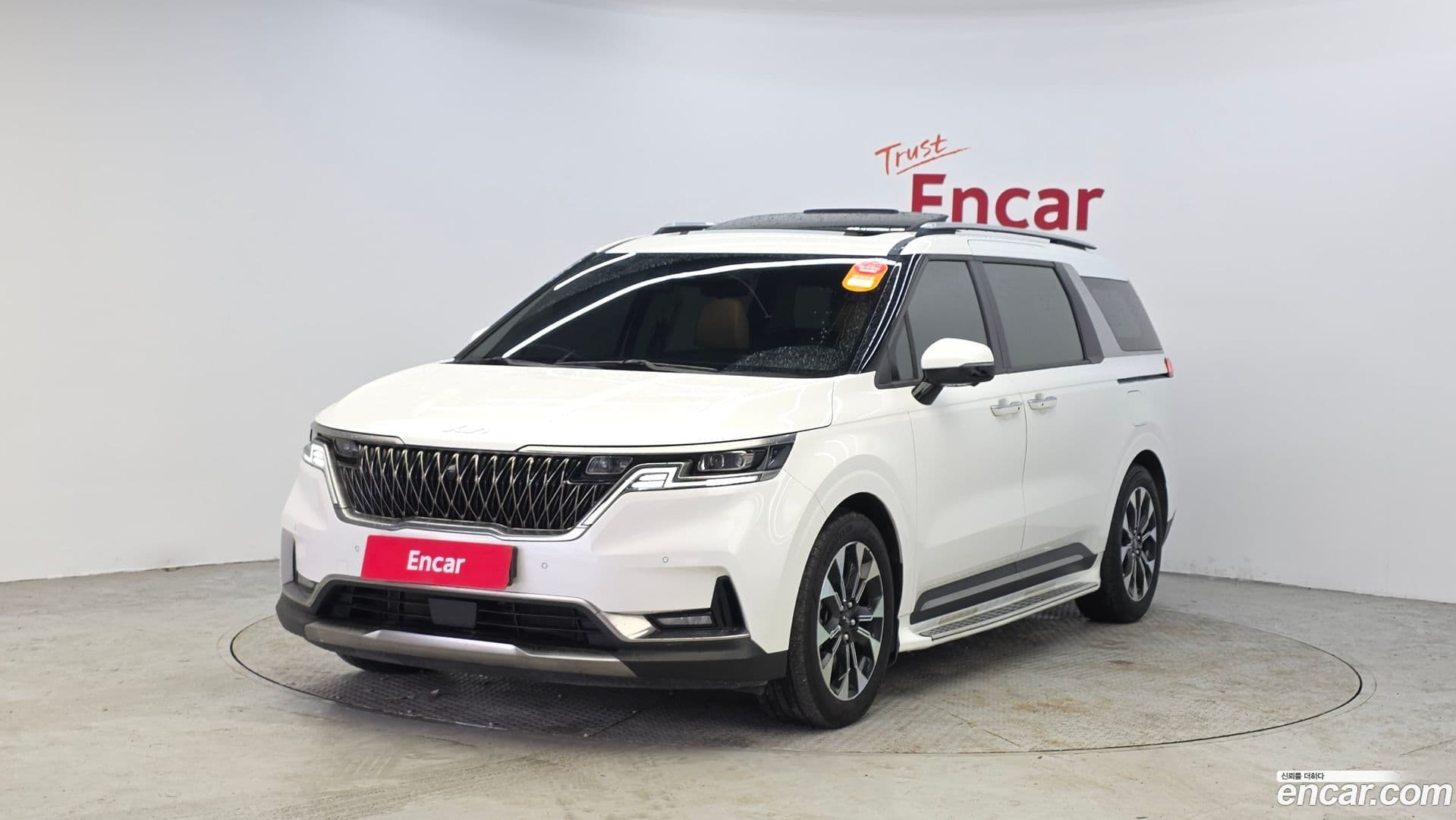 Main__Slider__Photo:Canival Kia 2023.2-0