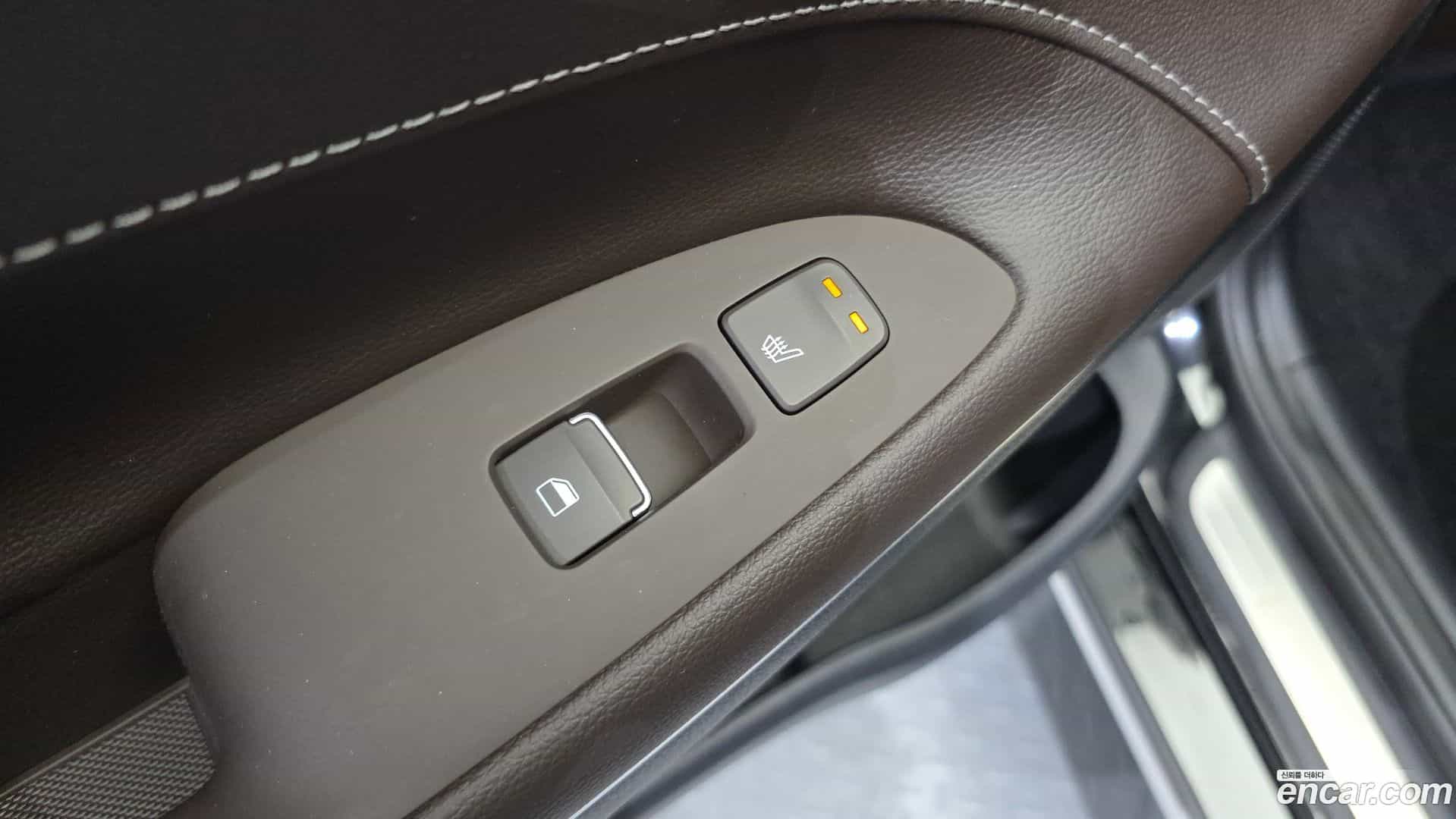 Grandeur Hyundai 2019.1-OPTION-022