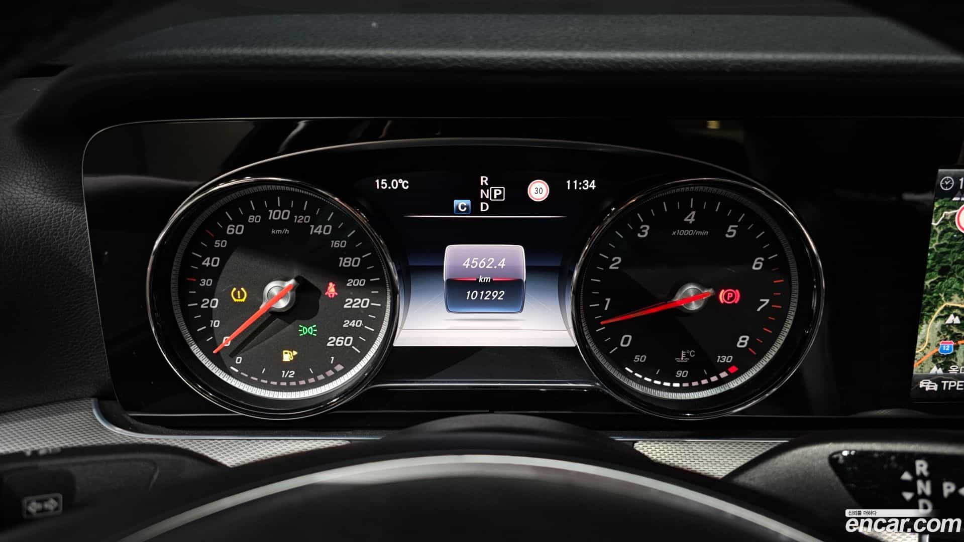 E-Class Mercedes-Benz 2017.2-INNER-008